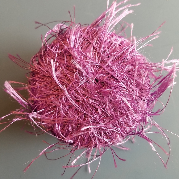 2 balls of Flutter eyelash yarn - Picture 3 of 5